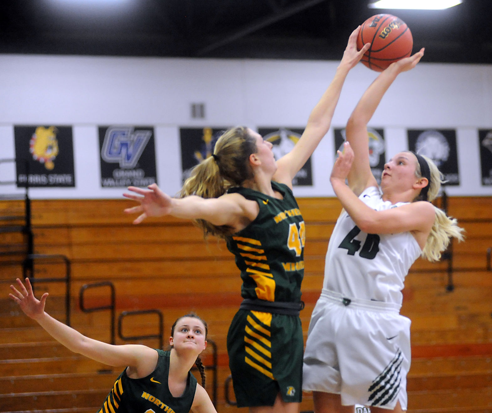 UWP Women 13
